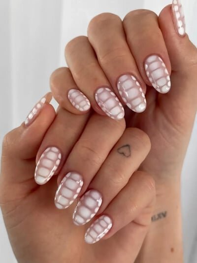 unghie bianche estate 2025